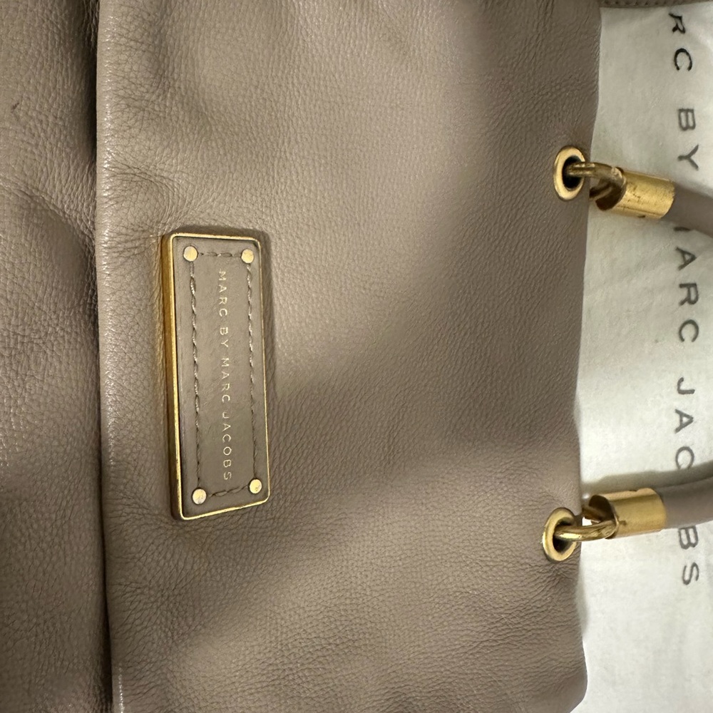Marc by Marc Jacobs taupe leather bag - Picture 2 of 6